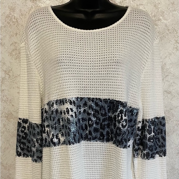 AndTheWhy Women's Long Sleeve Waffle Knit Animal Print Bands Sequins Large White - Picture 1 of 12